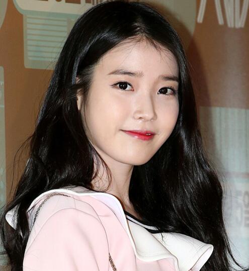 继空气刘海后 空气感蓬松微卷发又蓄势待发了